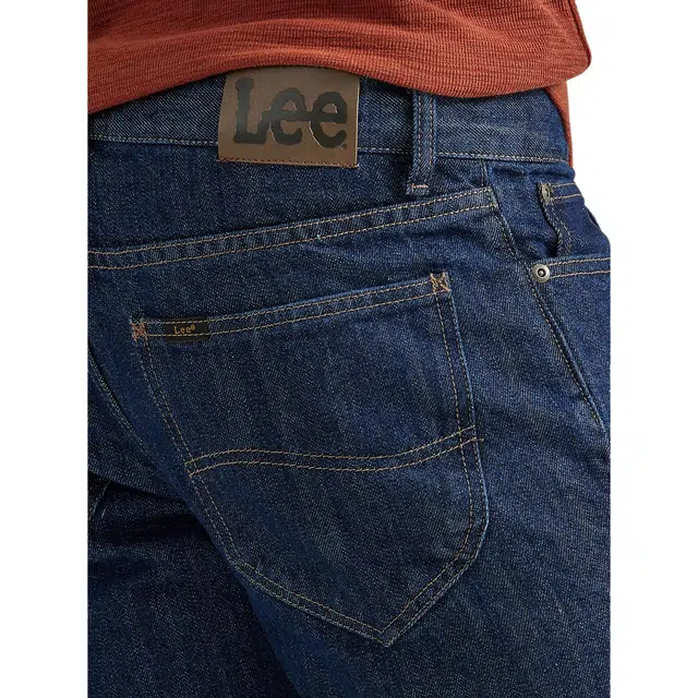 Lee