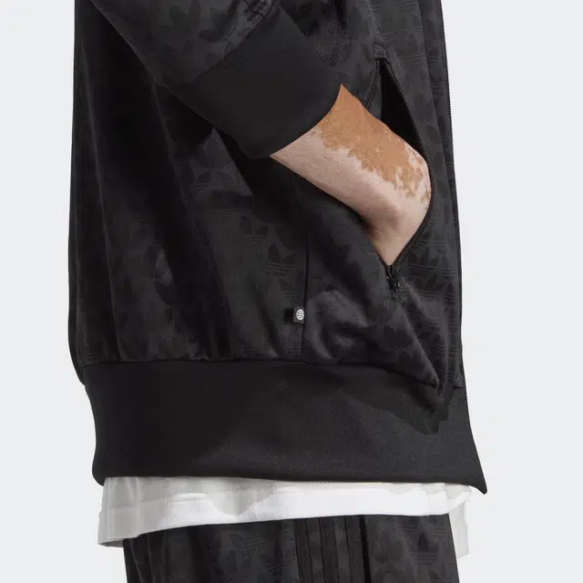 adidas originals Logo