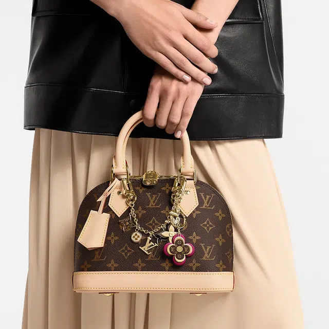 LOUIS VUITTON Blooming flowers