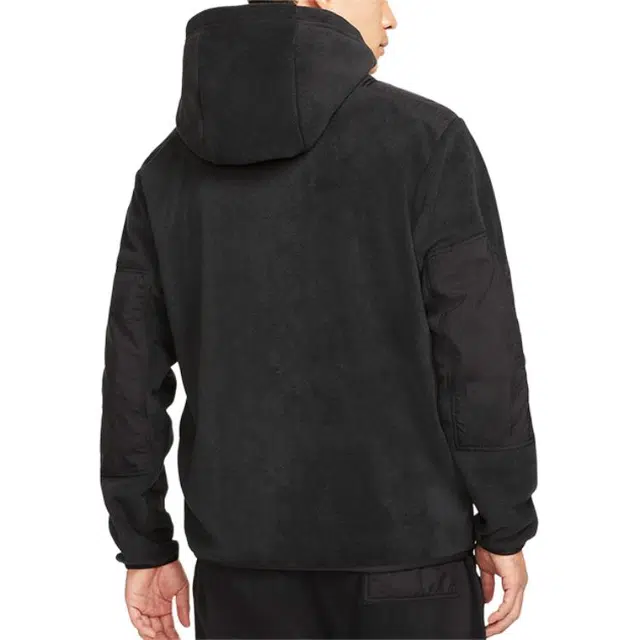 Nike Sportswear Style Essentials+ Logo