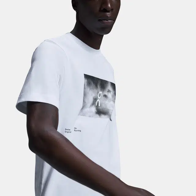 On Graphic-T Cloudlocker T