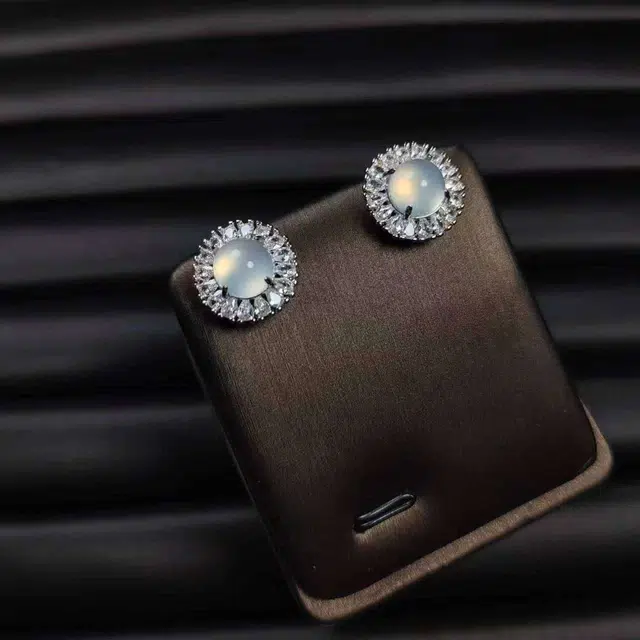 识恩 白月光轻奢复古国风气质民族风汉服优雅小众清冷高级感温婉细腻#好运 玉髓 耳钉 女款