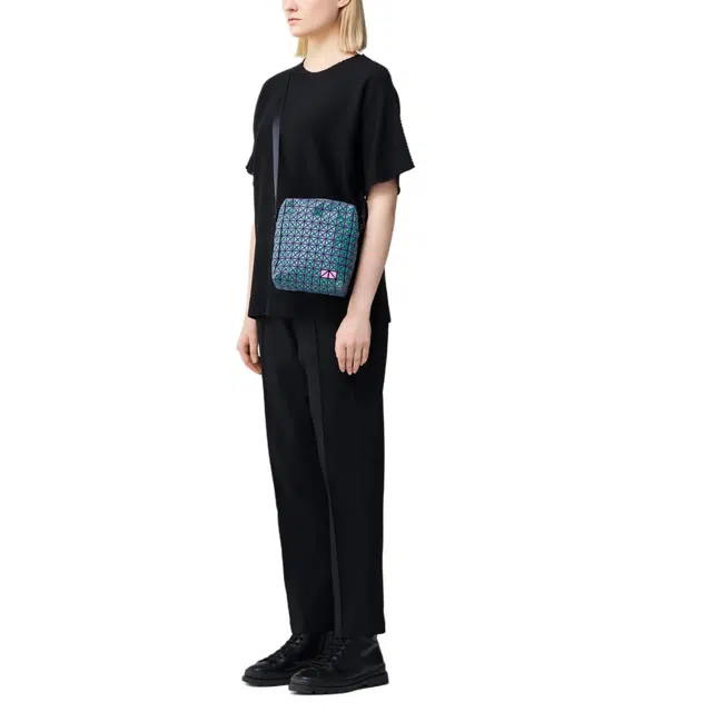 ISSEY MIYAKE Kuro 4