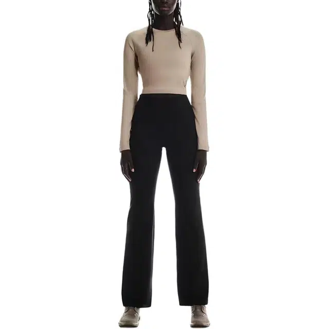 On Studio Long-T Crop T