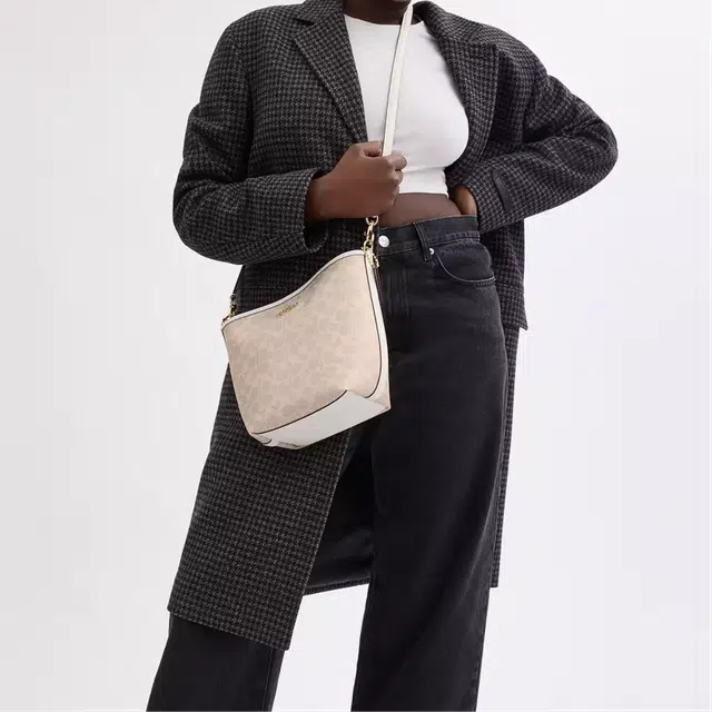 COACH City 17