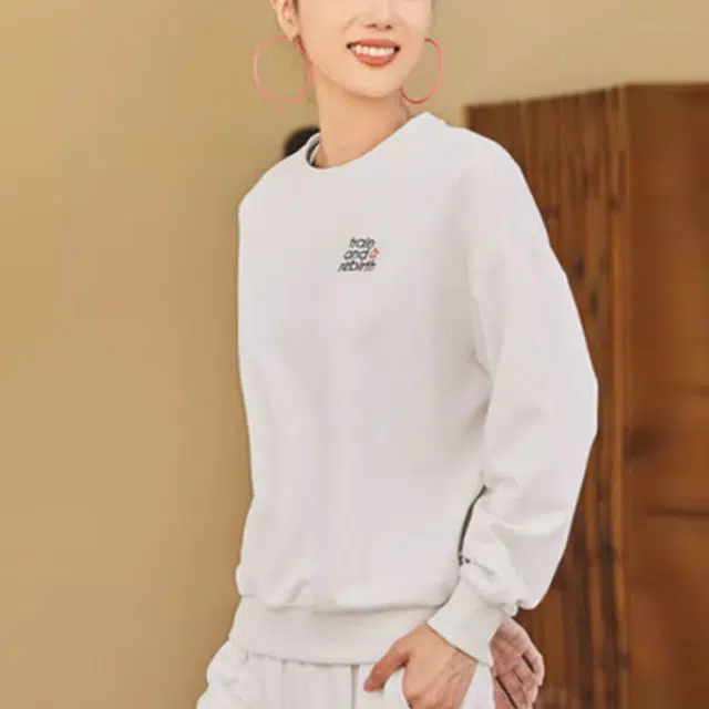 乔丹 字母印花圆领背后图案卫衣 女款