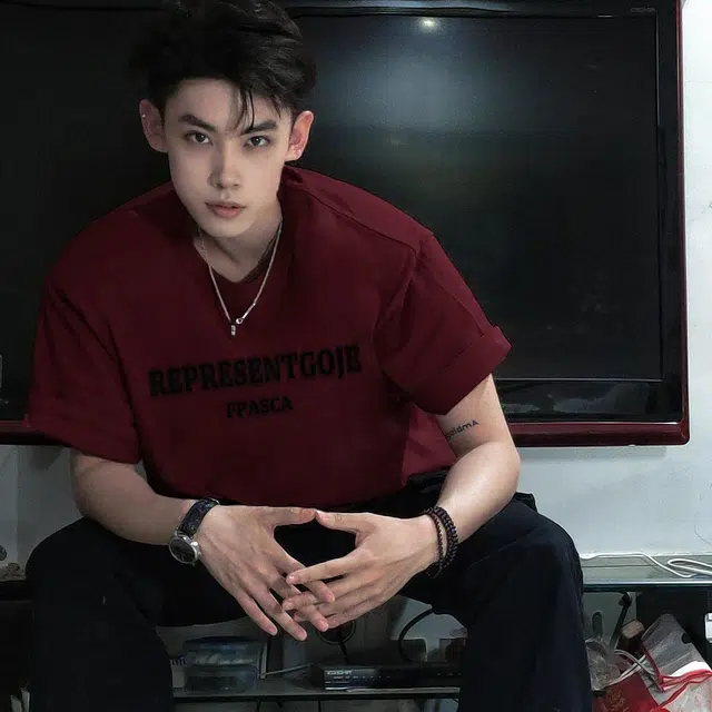 HIPHOPPUNKS T