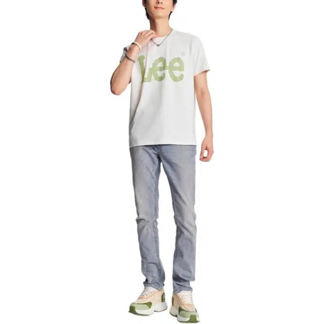 Lee T