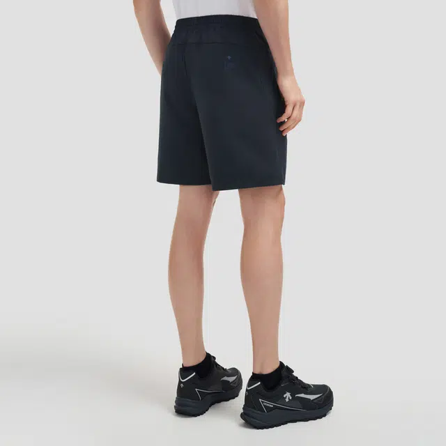 DESCENTE ESSENTIAL logo