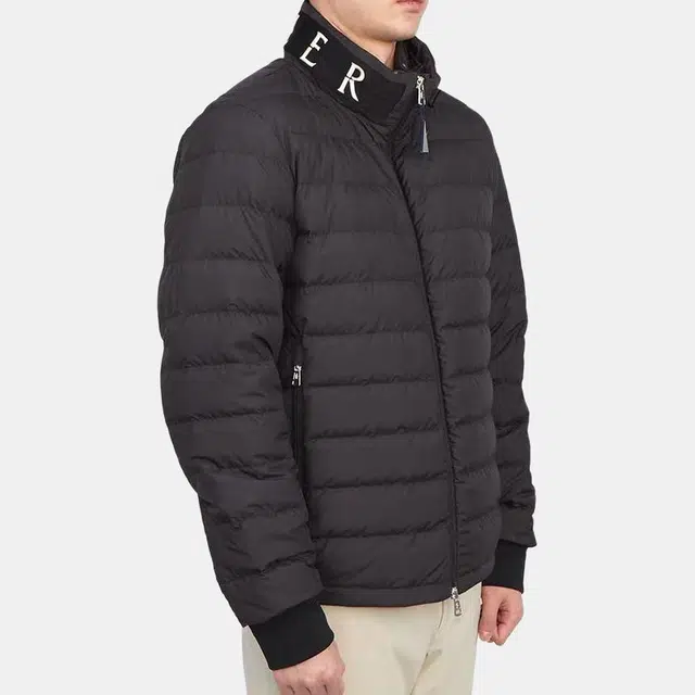 Moncler SS23 akio