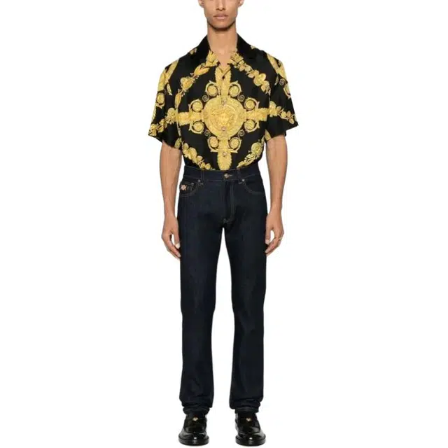 VERSACE