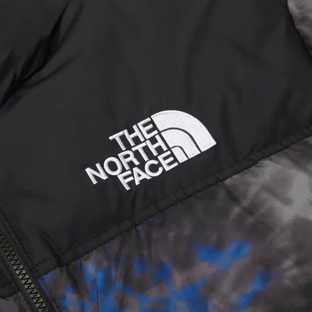 THE NORTH FACE 1996 Eco Nuptse Jacket Logo