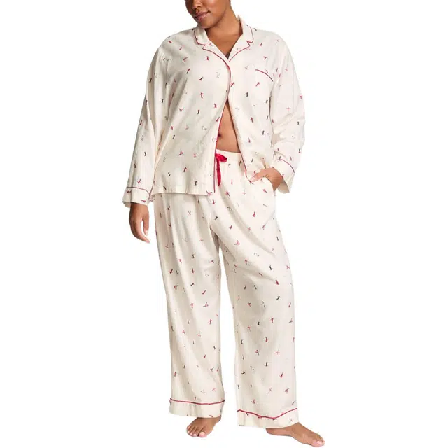 Victoria's Secret Flannel Long Pajama Set COCONUT WHITE SKIERS