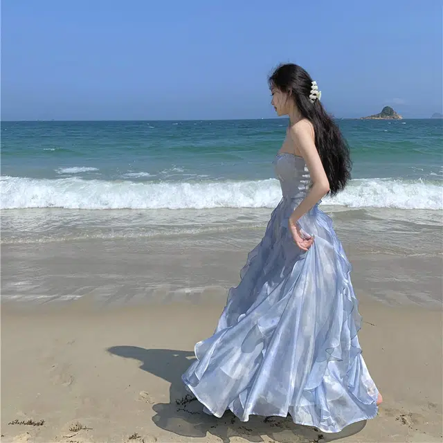 花蔓色 复古法式简约海边度假纯色泼墨薄款长款吊带连衣裙 女款 蓝色
