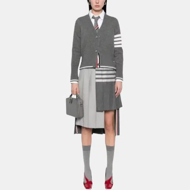 THOM BROWNE V