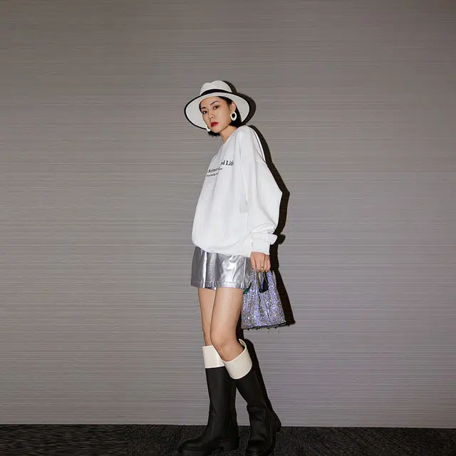 美洋 宽松字母印花卫衣 女款