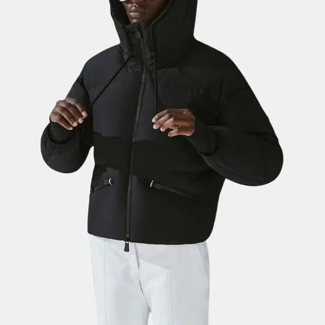 Moncler FW21 logo