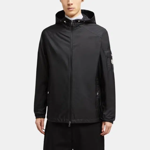 Moncler Etiache