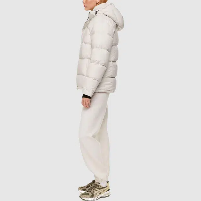 ARITZIA Super Puff cliMATTE Original 5