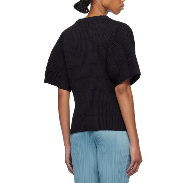 PLEATS PLEASE ISSEY MIYAKE