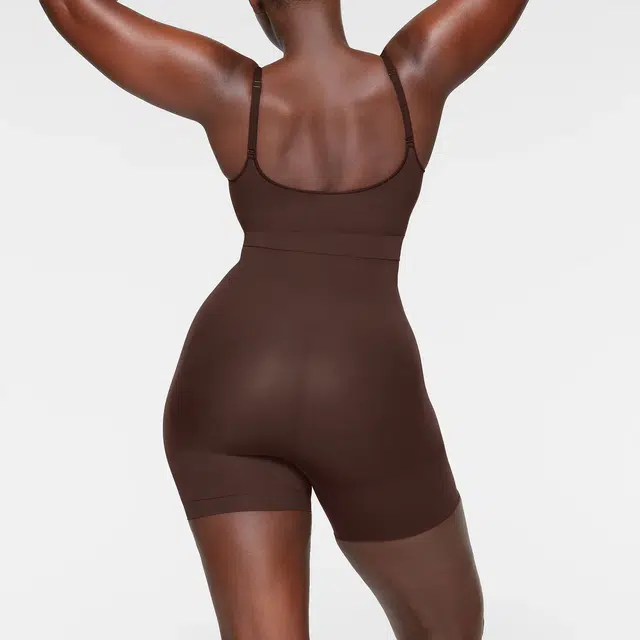 SKIMS Everyday Sculpt High-Waisted Mid Thigh Short