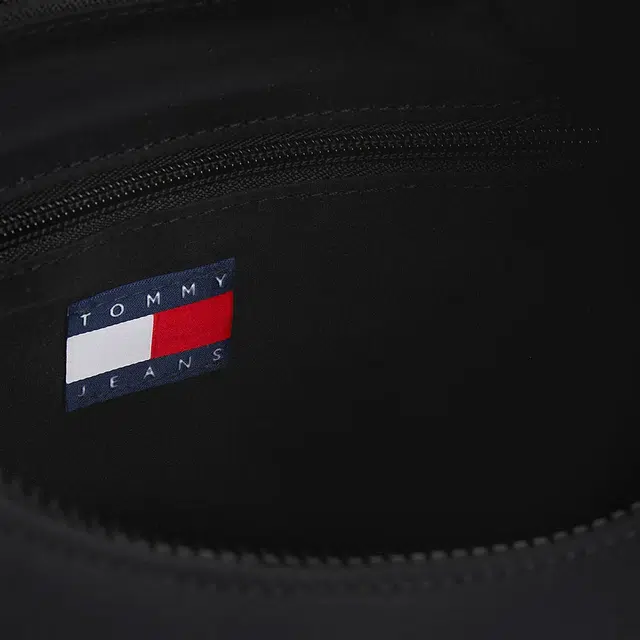 Tommy Hilfiger 7L