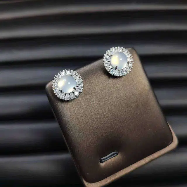 识恩 白月光轻奢复古国风气质民族风汉服优雅小众清冷高级感温婉细腻#好运 玉髓 耳钉 女款