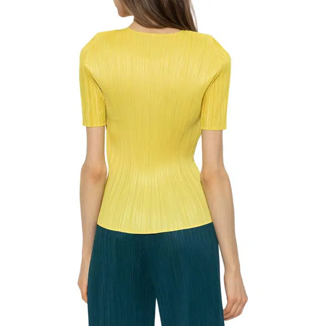 PLEATS PLEASE ISSEY MIYAKE T