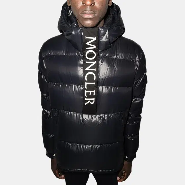 Moncler Maury FW22 Logo