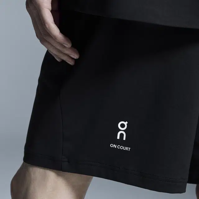 On Courtside Shorts LOGO