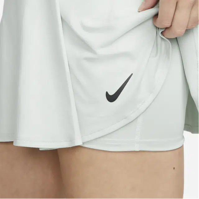 Nike Court Dri-FIT Victory Light Silver
