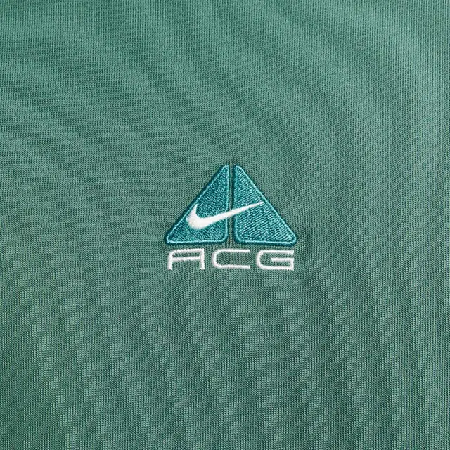 Nike ACG T