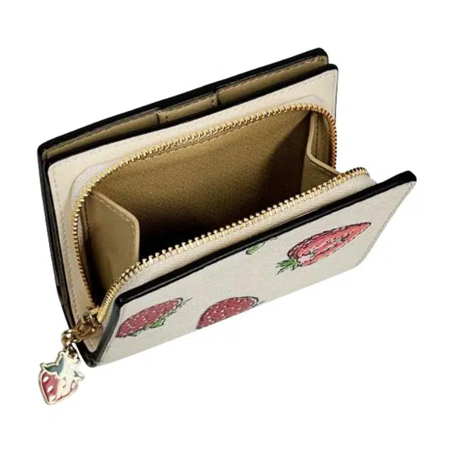 COACH Snap Wallet 11