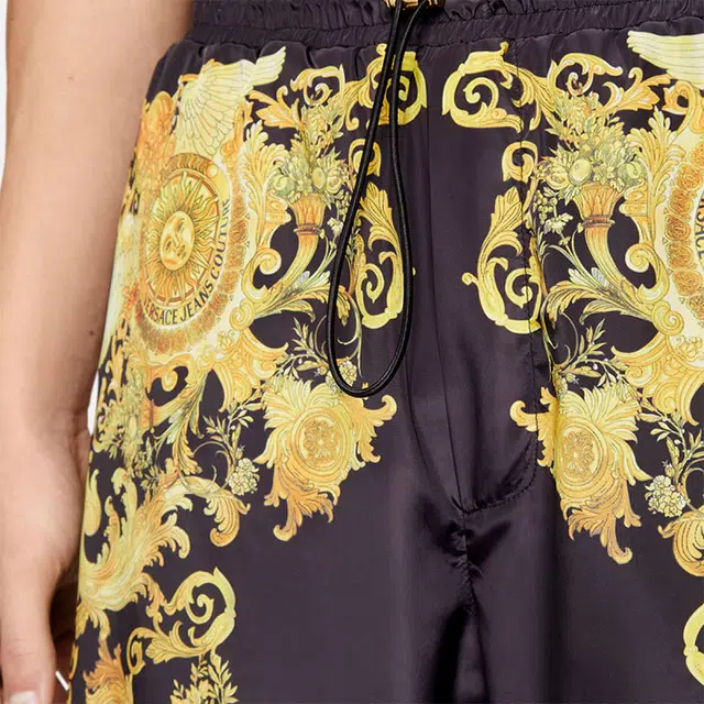 VERSACE JEANS COUTURE logo