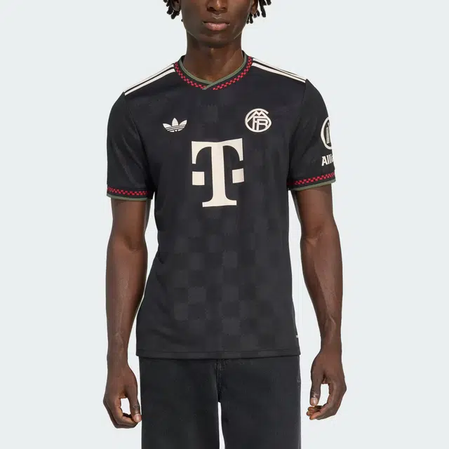 adidas originals SS25 FC Bayern 2526 Third logo