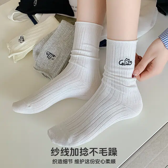 十三日季 刺绣泡泡袜夏季卡通动漫简约中筒袜 女款