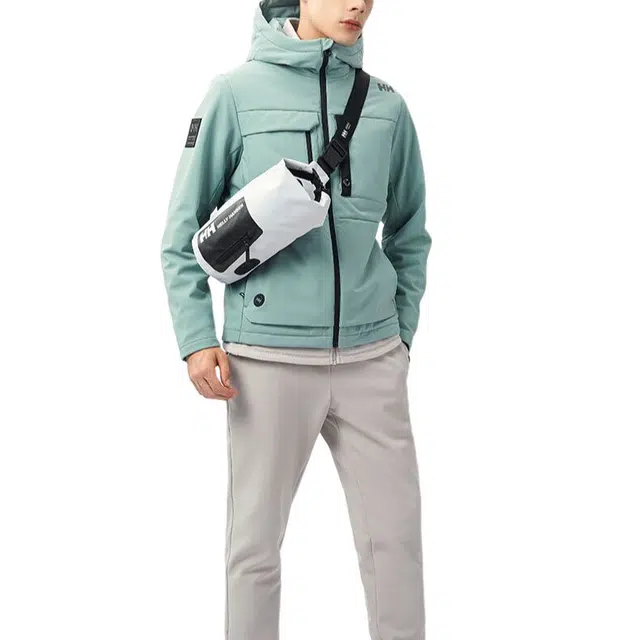 HELLY HANSEN