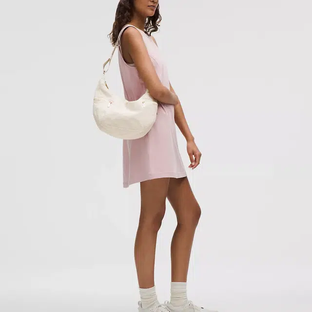 lululemon Slouchy Sling 6L