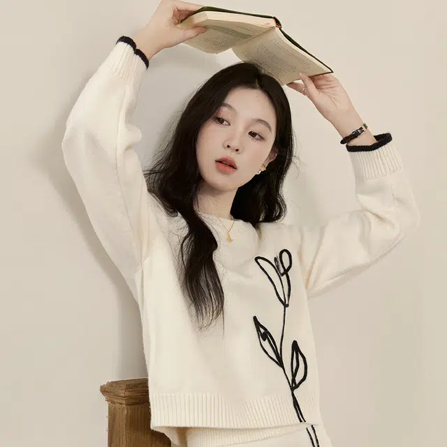 鹿向南 花园早茶系列 花卉刺绣圆领套头针织毛衣 女款