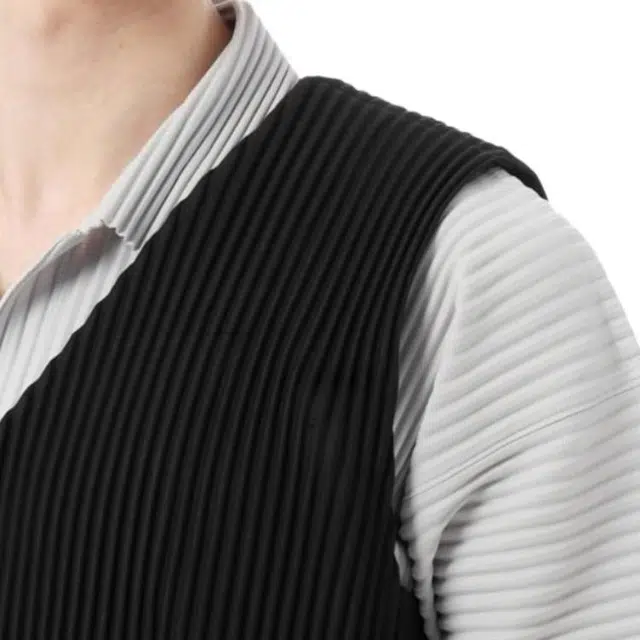 Homme Pliss Issey Miyake SS25 V