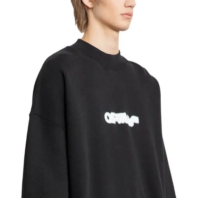 OFF-WHITE