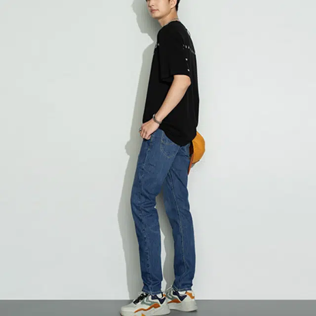 Lee T