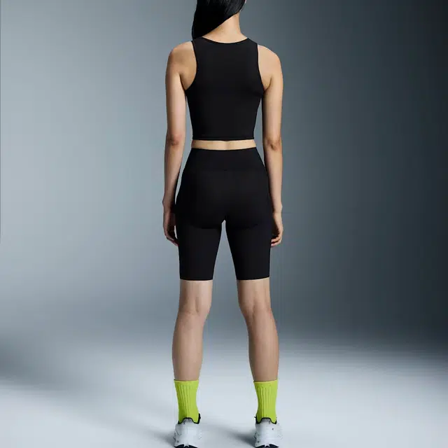 On Studio Cut-Out Crop