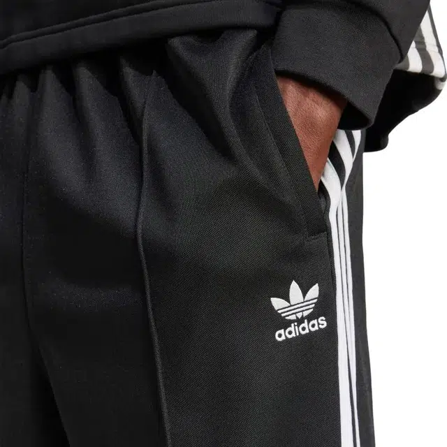adidas ADICOLOR BAGGY FIT FIREBIRD TRACK PANTS