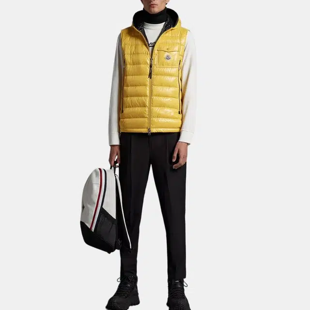Moncler FW22 Logo