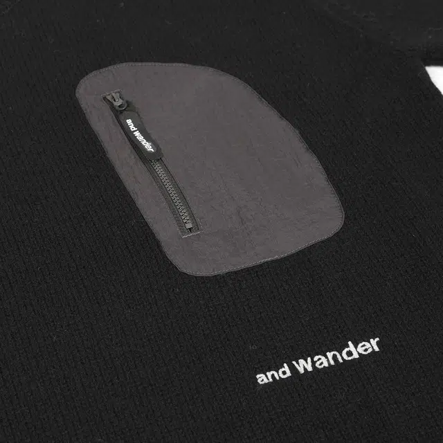 and wander Logo