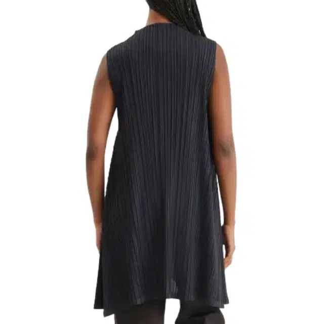 PLEATS PLEASE ISSEY MIYAKE