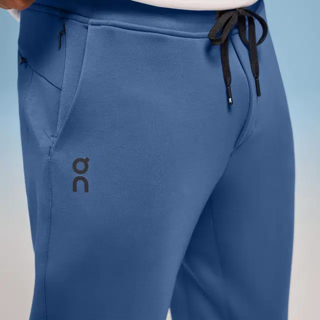 On Sweat Pants logo