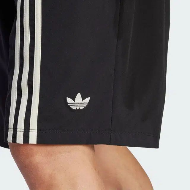 adidas originals Logo