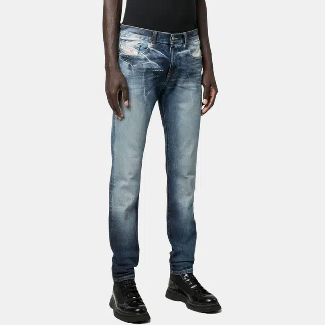 DIESEL FW22 2019 D-Strukt